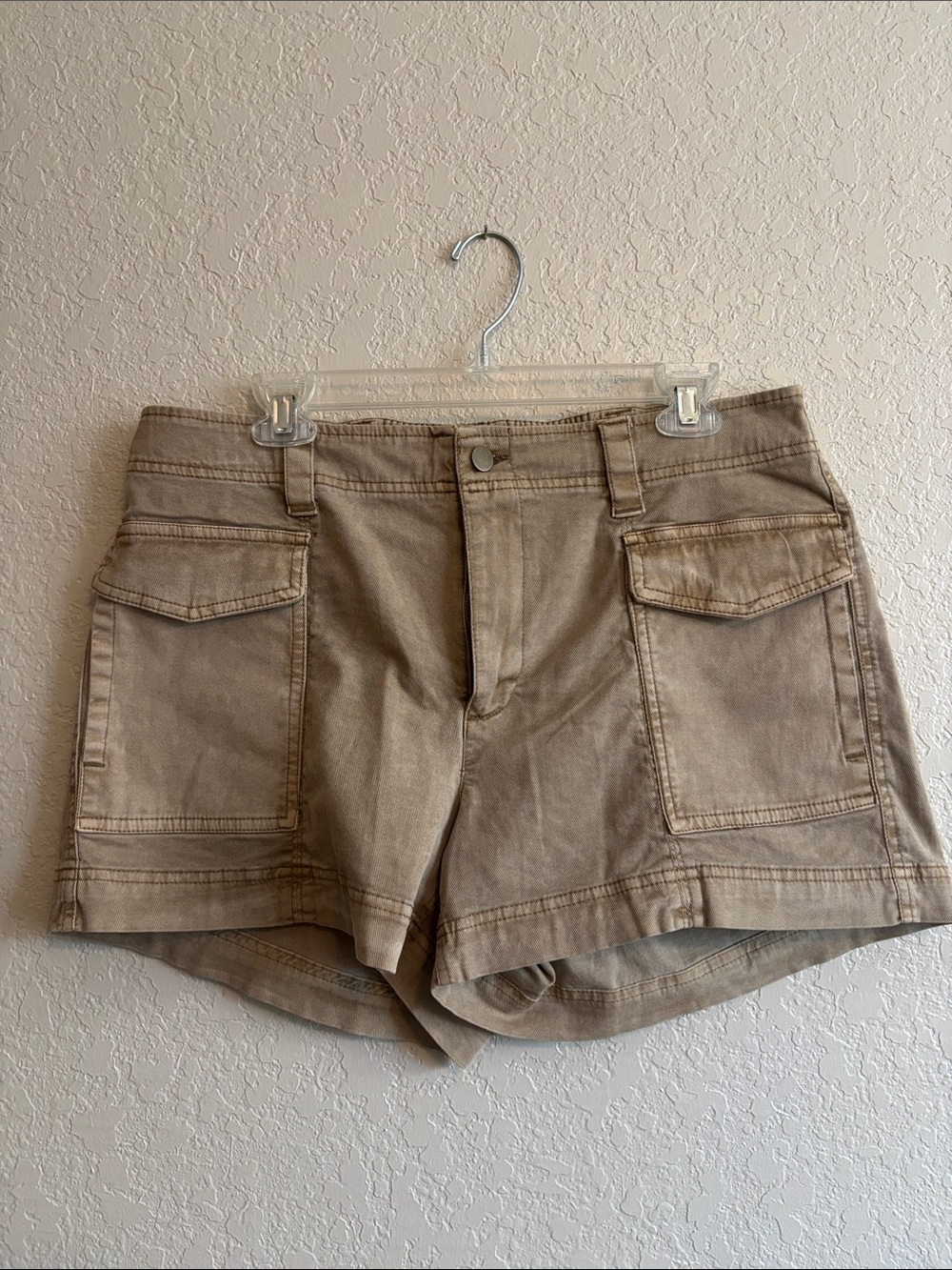 Old Navy Taupe Cargo Pocket Women's Shorts